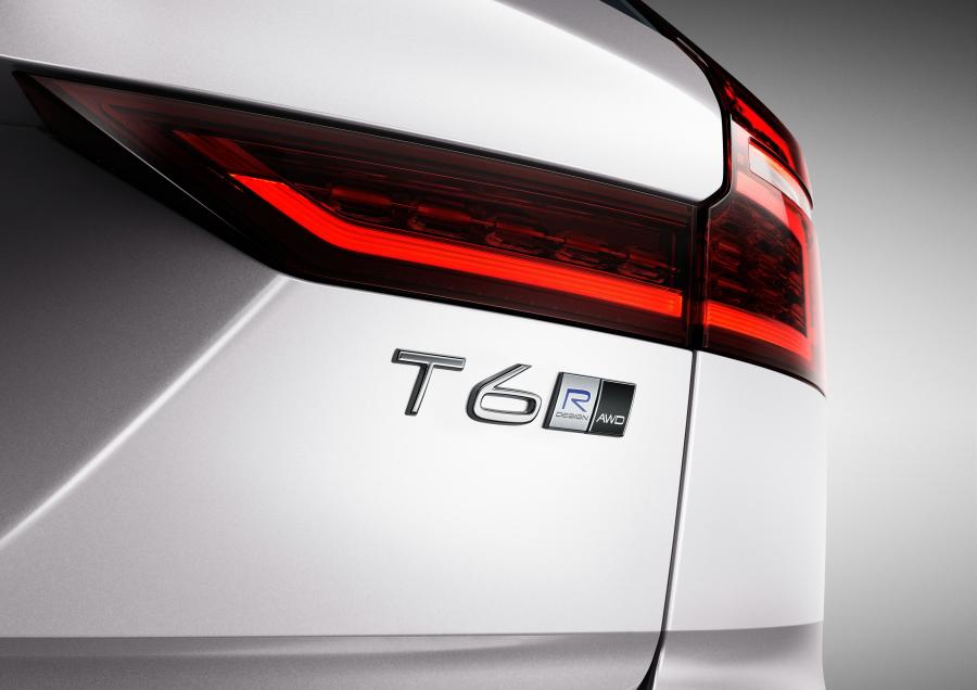 Детали экстерьера Volvo V60 T6 R-Design 2018 года  (WW) (фото 12 из 17)